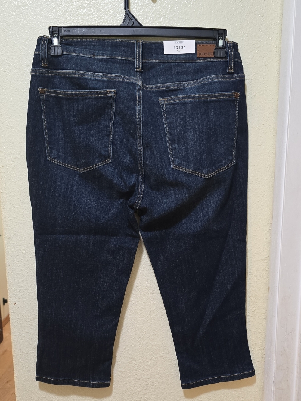 Judy Blue Dark Wash Women’s Capri Jeans - Dark Blue - Picture 4 of 6